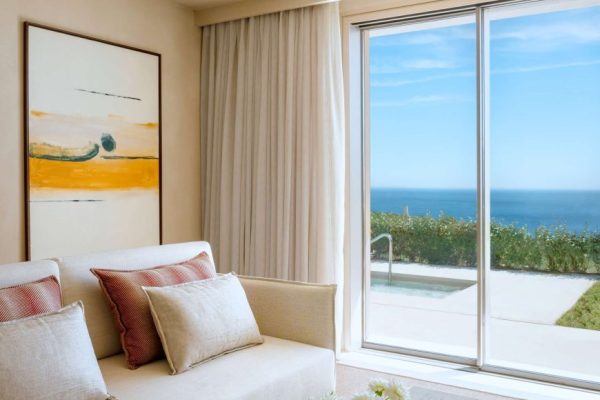 Vue canapé et vue mer